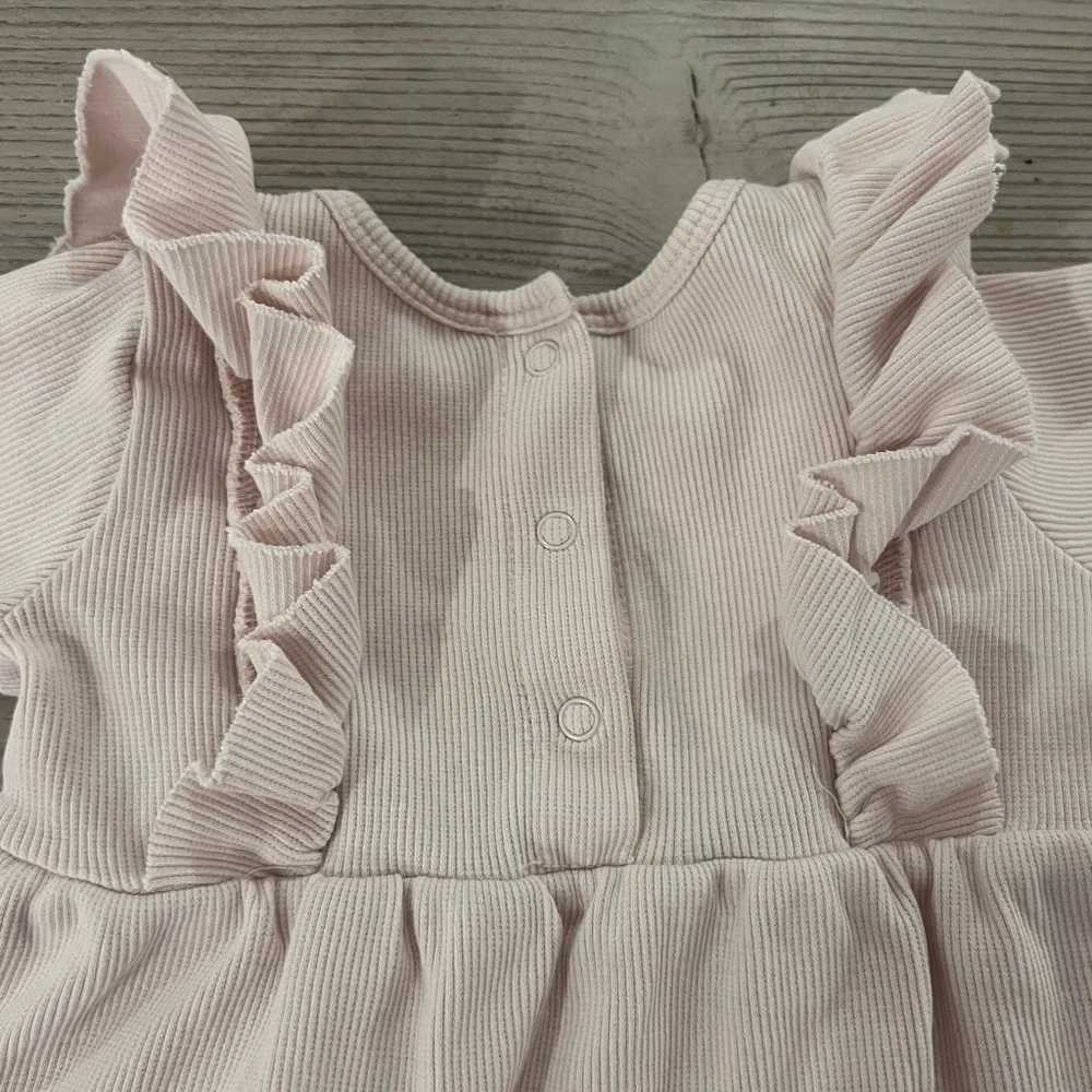 EUC ruffle rib stretch cotton romper from Nordstrom - Picture 4 of 6